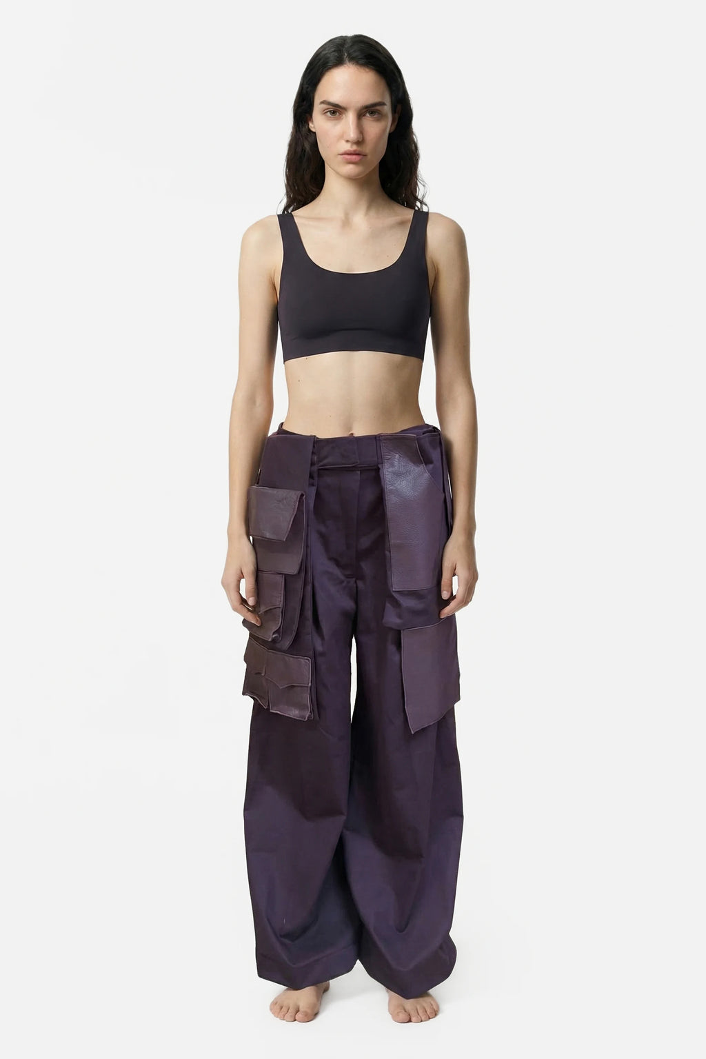 Trousers with removable belt with pockets