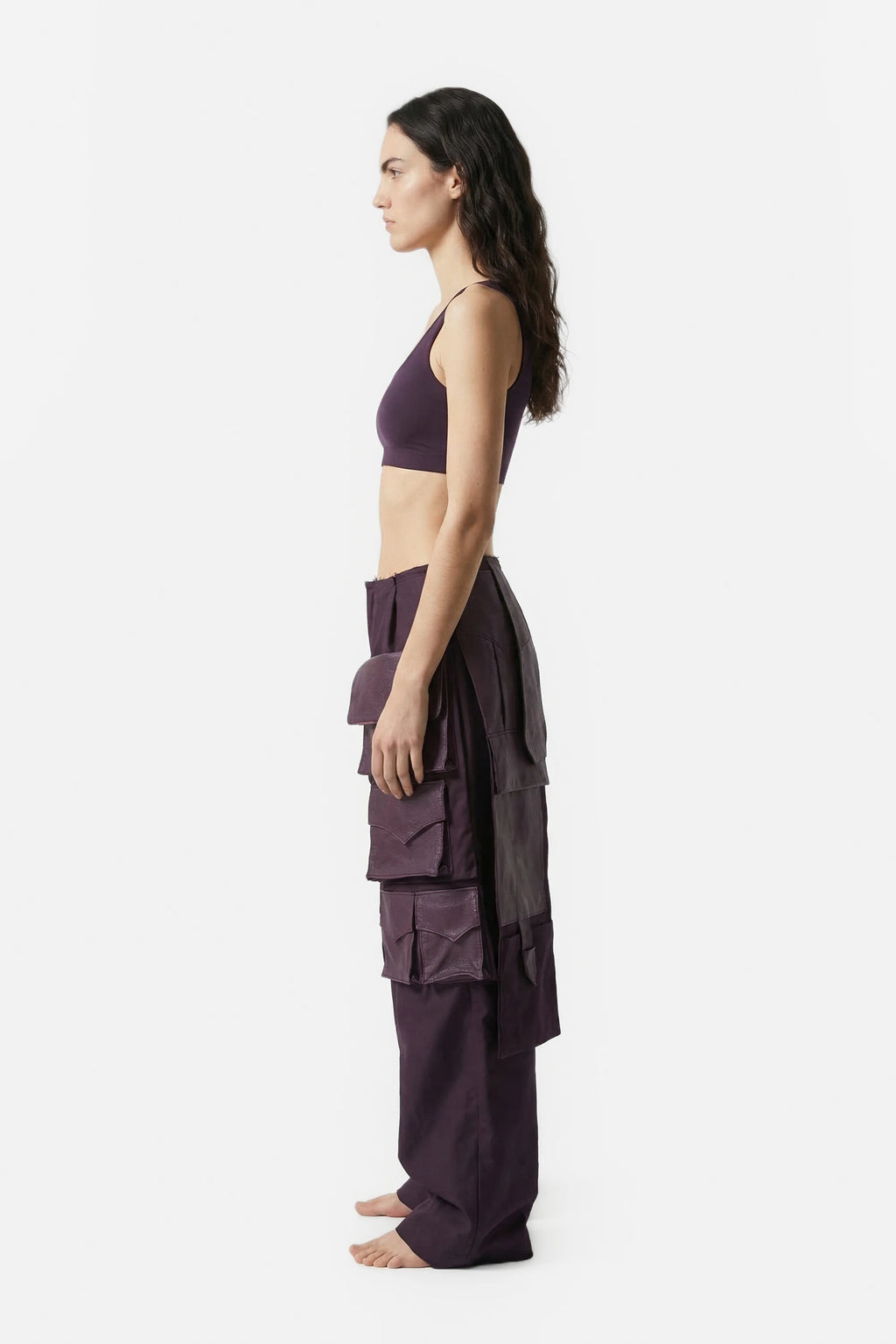 Trousers with removable belt with pockets